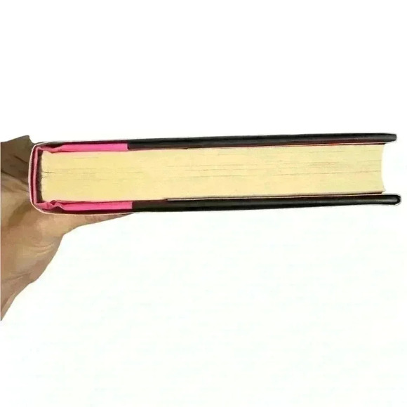 DOLLHOUSE Book by the Kardashians - Picture 5 of 5